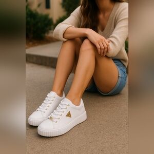 🤍 GUESS White Platform Sneakers Size 12M • Good Condition